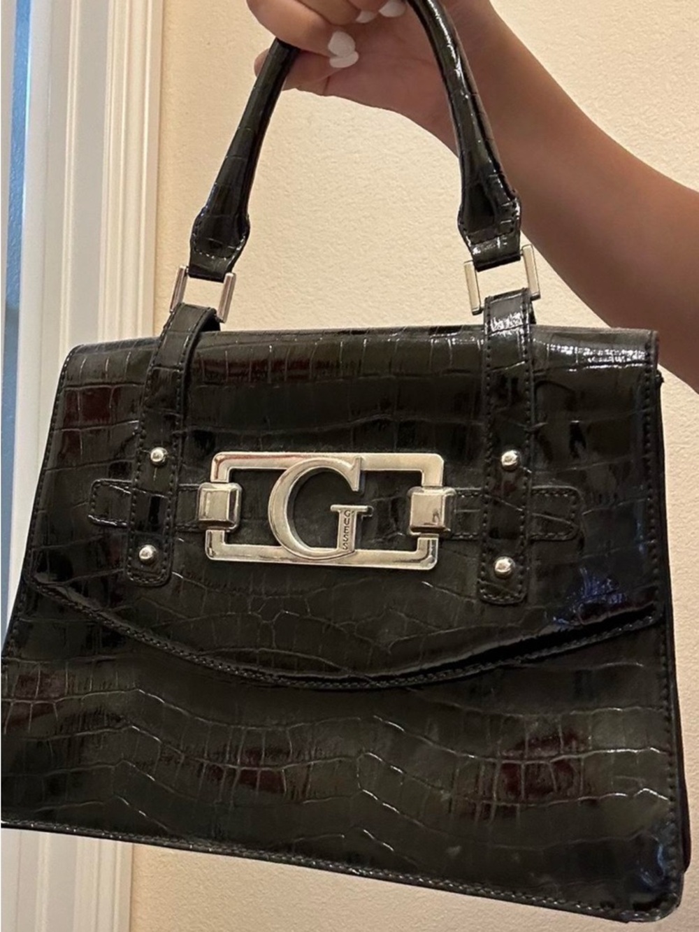 VINTAGE GUESS HANDBAG